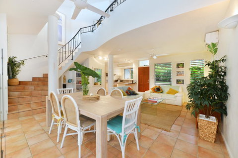 [ ANDY'S BEACH HOUSE ] - Sydney Tourism 10