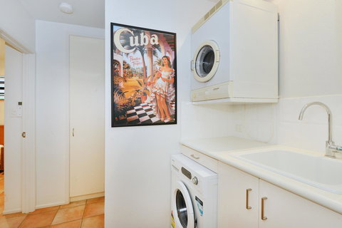 [ ANDY'S BEACH HOUSE ] - Sydney Tourism 30