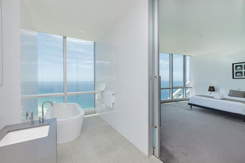 Q1 Resort & Spa - Official - Sydney Tourism 12