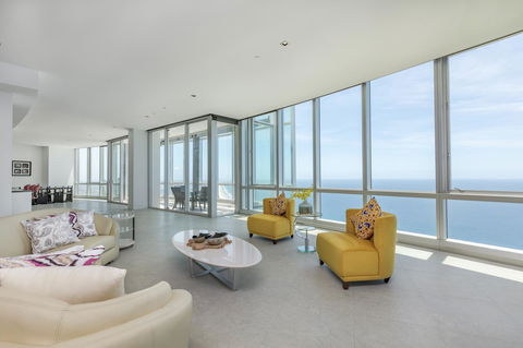 Q1 Resort & Spa - Official - Sydney Tourism 13