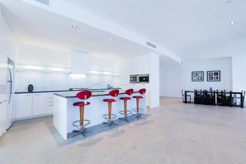 Q1 Resort & Spa - Official - Sydney Tourism 24