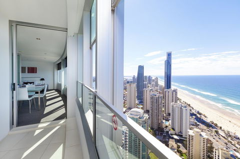 Q1 Resort & Spa - Official - Sydney Tourism 5