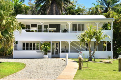 Jamaica Beach House - Sydney Tourism 16
