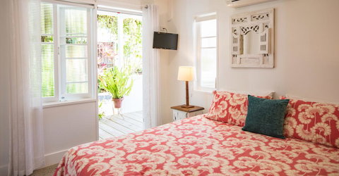 Jamaica Beach House - Sydney Tourism 13