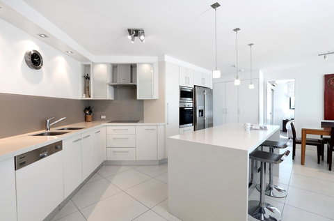 Peninsular Beachfront Resort - Sydney Tourism 20