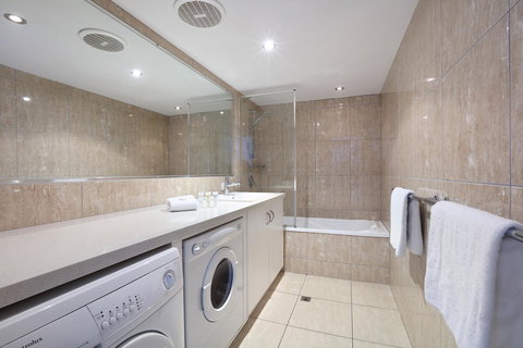 Peninsular Beachfront Resort - Sydney Tourism 14