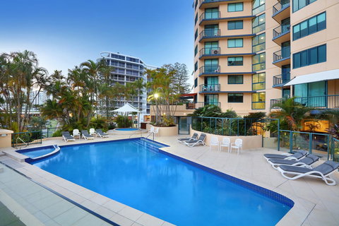 Peninsular Beachfront Resort - Sydney Tourism 30