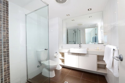 Peninsular Beachfront Resort - Sydney Tourism 6