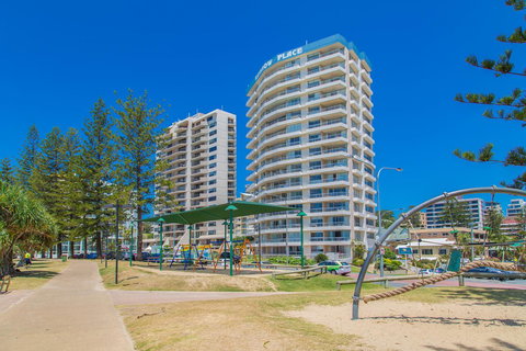 Columbia Beachfront Apartments On Rainbow Bay - Sydney Tourism 3