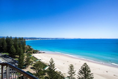 Columbia Beachfront Apartments On Rainbow Bay - Sydney Tourism 1