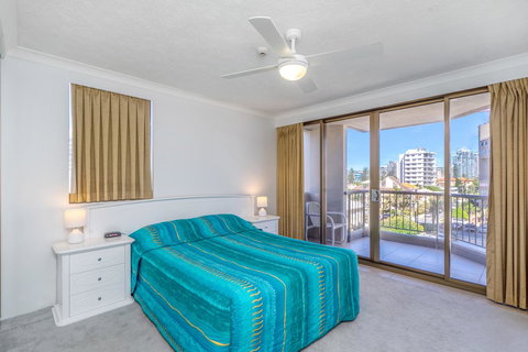 Columbia Beachfront Apartments On Rainbow Bay - Sydney Tourism 17