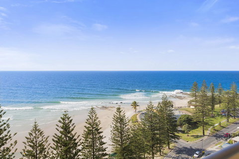 Columbia Beachfront Apartments On Rainbow Bay - Sydney Tourism 42