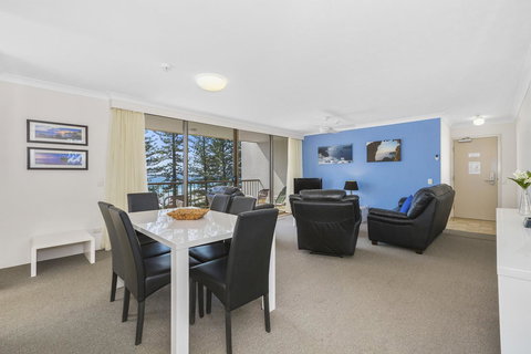 Columbia Beachfront Apartments On Rainbow Bay - Sydney Tourism 23