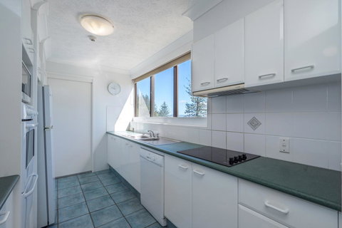 Columbia Beachfront Apartments On Rainbow Bay - Sydney Tourism 7