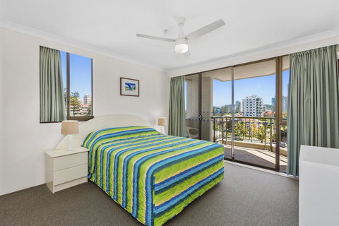 Columbia Beachfront Apartments On Rainbow Bay - Sydney Tourism 20