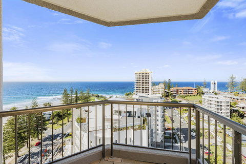 Columbia Beachfront Apartments On Rainbow Bay - Sydney Tourism 41
