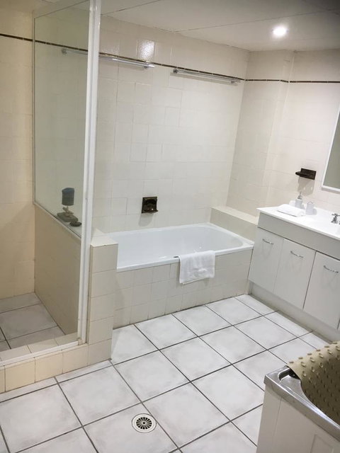 Oceania On Burleigh Beach - Sydney Tourism 37