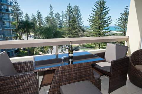 Oceania On Burleigh Beach - Sydney Tourism 1