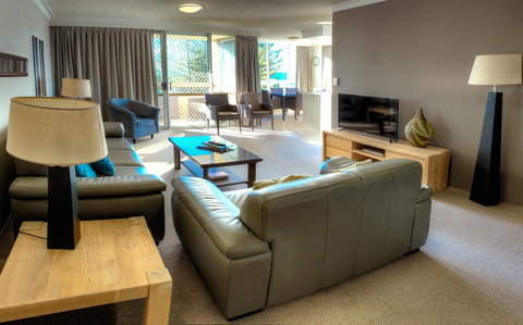 Oceania On Burleigh Beach - Sydney Tourism 6