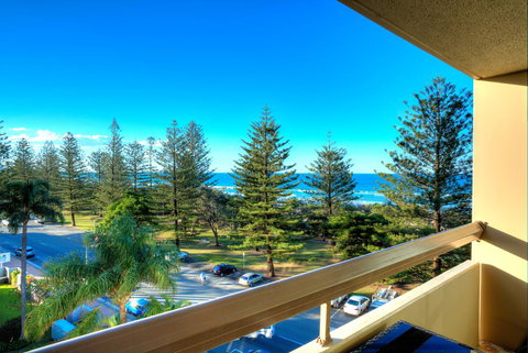 Oceania On Burleigh Beach - Sydney Tourism 0