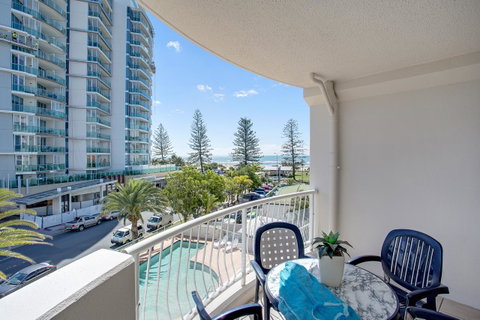 Kirra Beach Apartments - Sydney Tourism 16