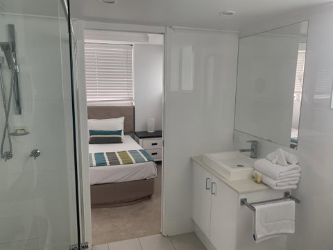 Ocean Plaza Resort - Sydney Tourism 13