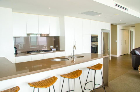 Kirra Surf Apartments - Sydney Tourism 31