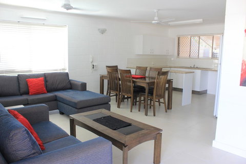 Townsville Holiday Apartments - Sydney Tourism 9