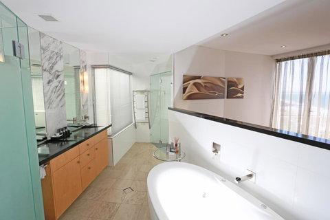 Oceans Mooloolaba - Sydney Tourism 2