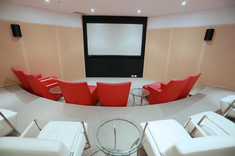 Oceans Mooloolaba - Sydney Tourism 44