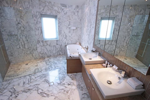 Oceans Mooloolaba - Sydney Tourism 34