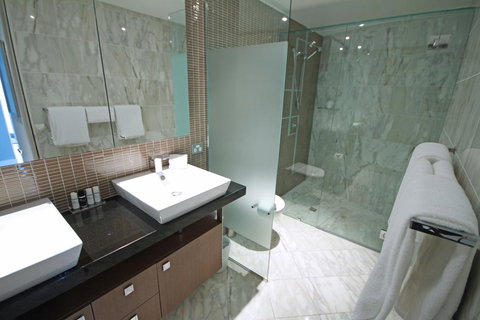 Oceans Mooloolaba - Sydney Tourism 33