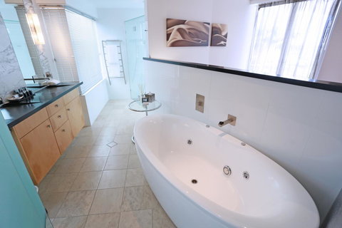 Oceans Mooloolaba - Sydney Tourism 8