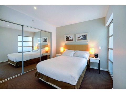 H Star Residences-- Paradise Stayz - Sydney Tourism 8