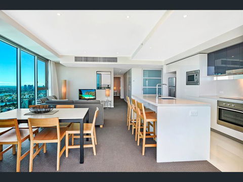 H Star Residences-- Paradise Stayz - Sydney Tourism 3