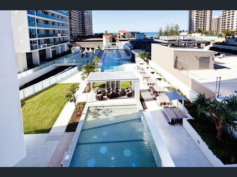 H Star Residences-- Paradise Stayz - Sydney Tourism 4