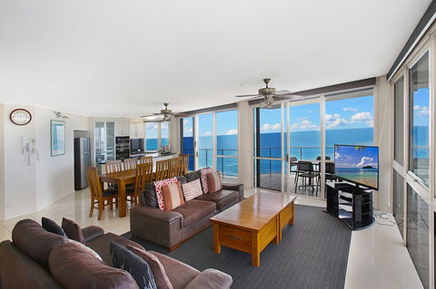 Catalina Resort - Sydney Tourism 30