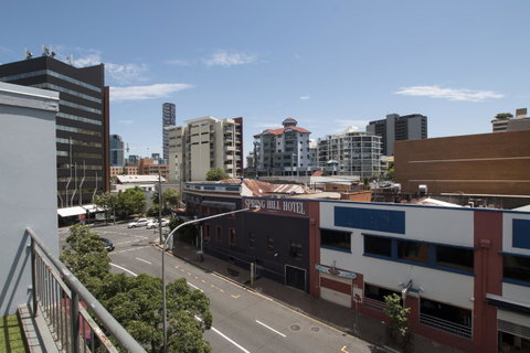 The Metropolitan Spring Hill - Sydney Tourism 27