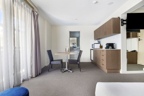 The Metropolitan Spring Hill - Sydney Tourism 12
