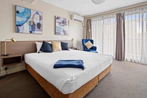 The Metropolitan Spring Hill - Sydney Tourism 26