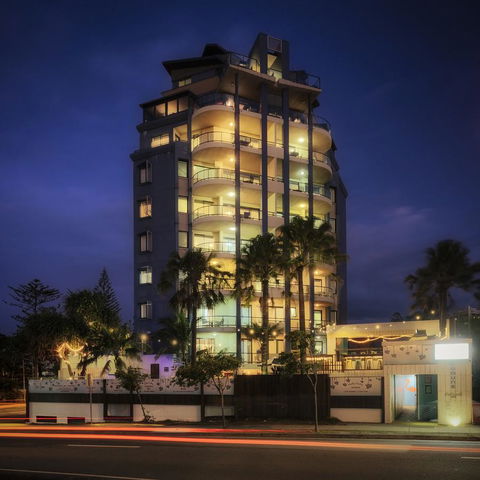 Komune Resort And Beach Club Greenmount Beach - Sydney Tourism 15