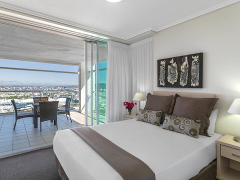 Oaks Brisbane Casino Tower Suites - Sydney Tourism 9