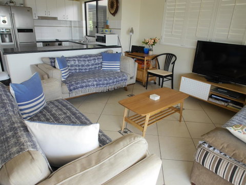 Cylinder Beach Mooloomba Unit 3 - Sydney Tourism 4