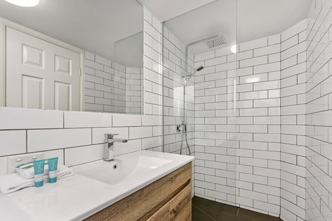 Dockside Apartments Mooloolaba - Sydney Tourism 2