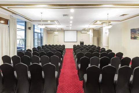 Hotel Diana - Sydney Tourism 13