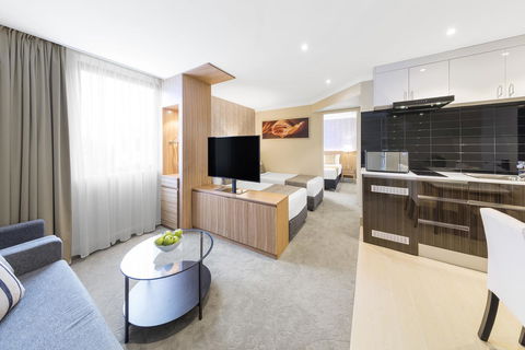 Hotel Diana - Sydney Tourism 35