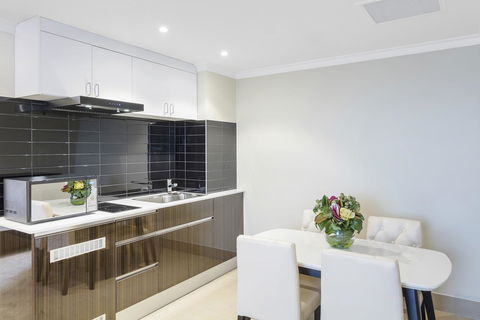 Hotel Diana - Sydney Tourism 41