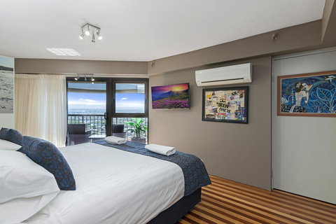 Burleigh Esplanade Apartments - Sydney Tourism 32