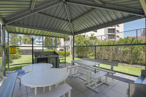 Burleigh Esplanade Apartments - Sydney Tourism 24