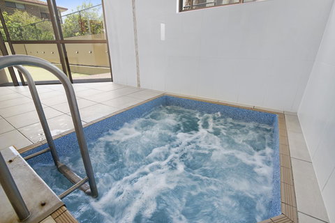 Burleigh Esplanade Apartments - Sydney Tourism 22